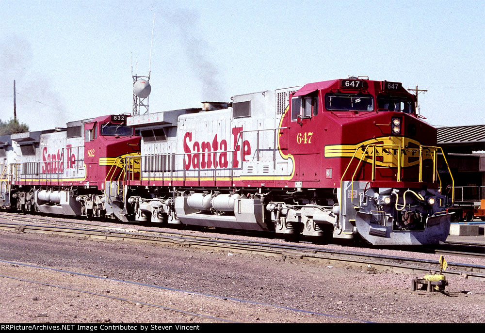 Santa Fe C44-9W #647 east leaves Bakersfeild